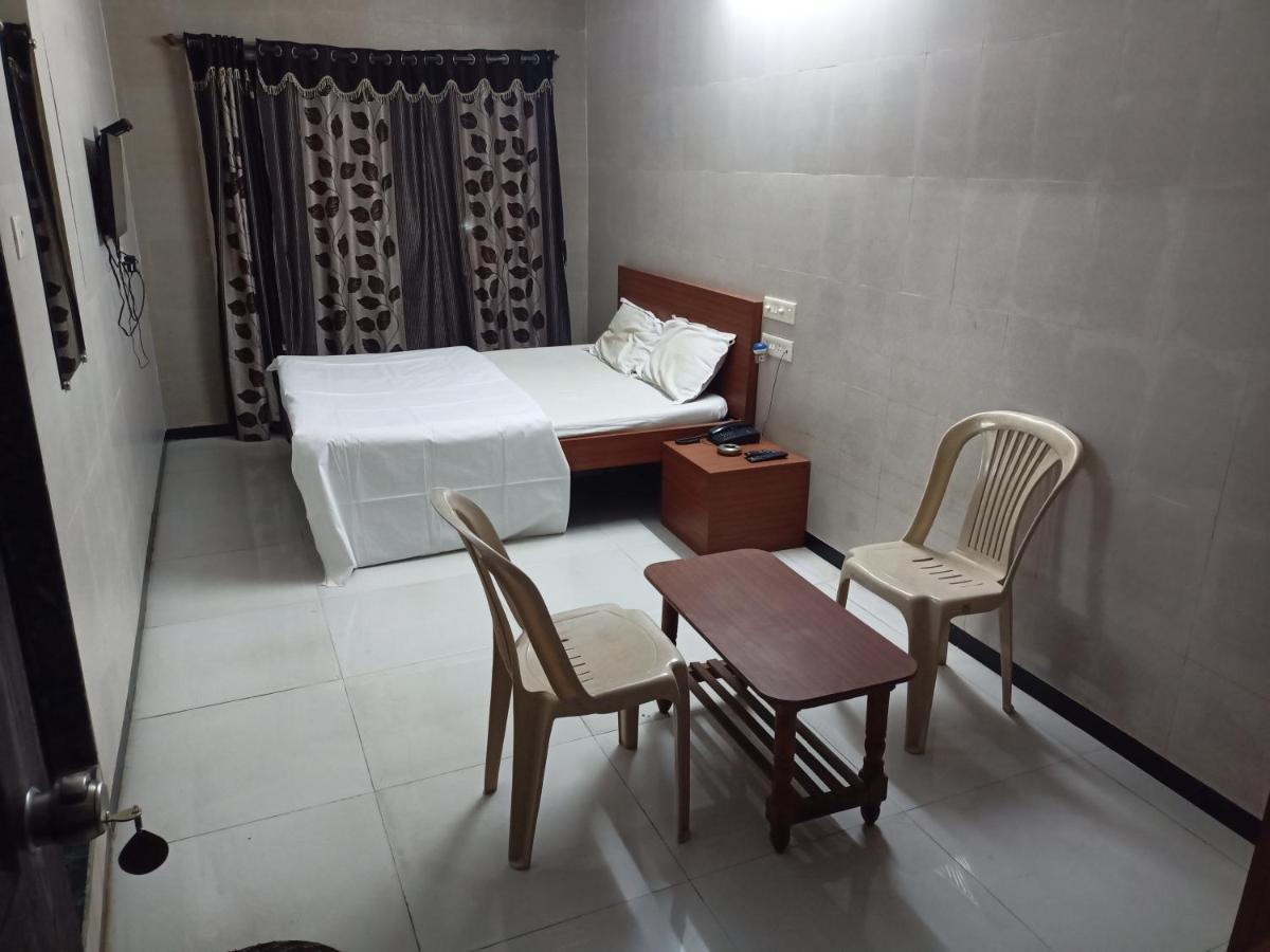 Hotel Dhruv Palace Trimbak Exterior photo