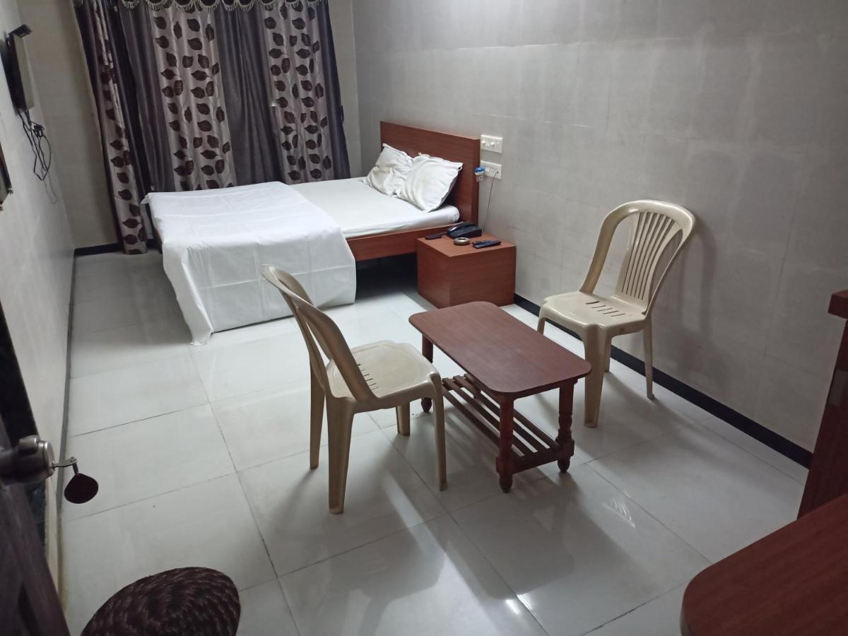 Hotel Dhruv Palace Trimbak Exterior photo