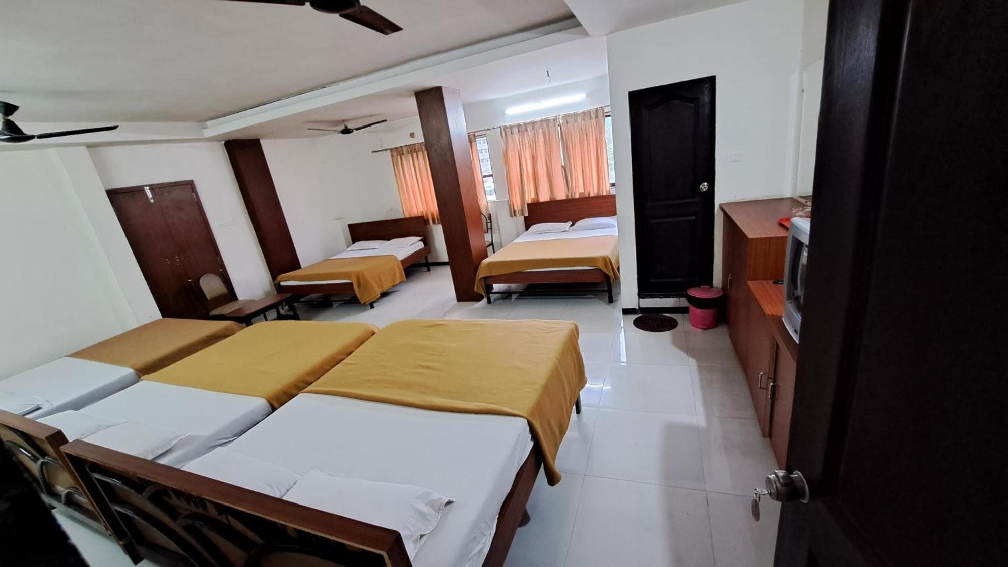 Hotel Dhruv Palace Trimbak Exterior photo