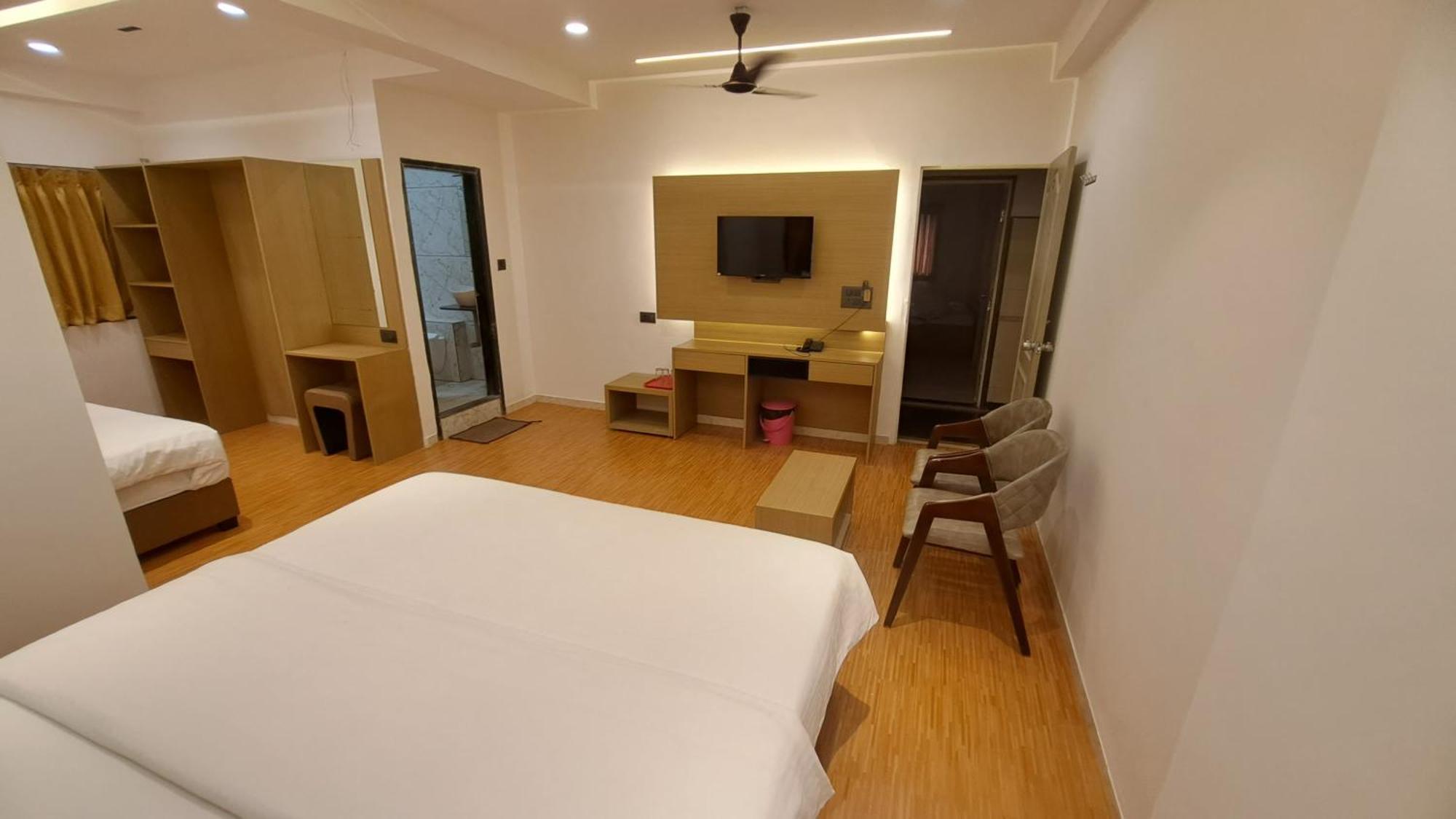 Hotel Dhruv Palace Trimbak Exterior photo