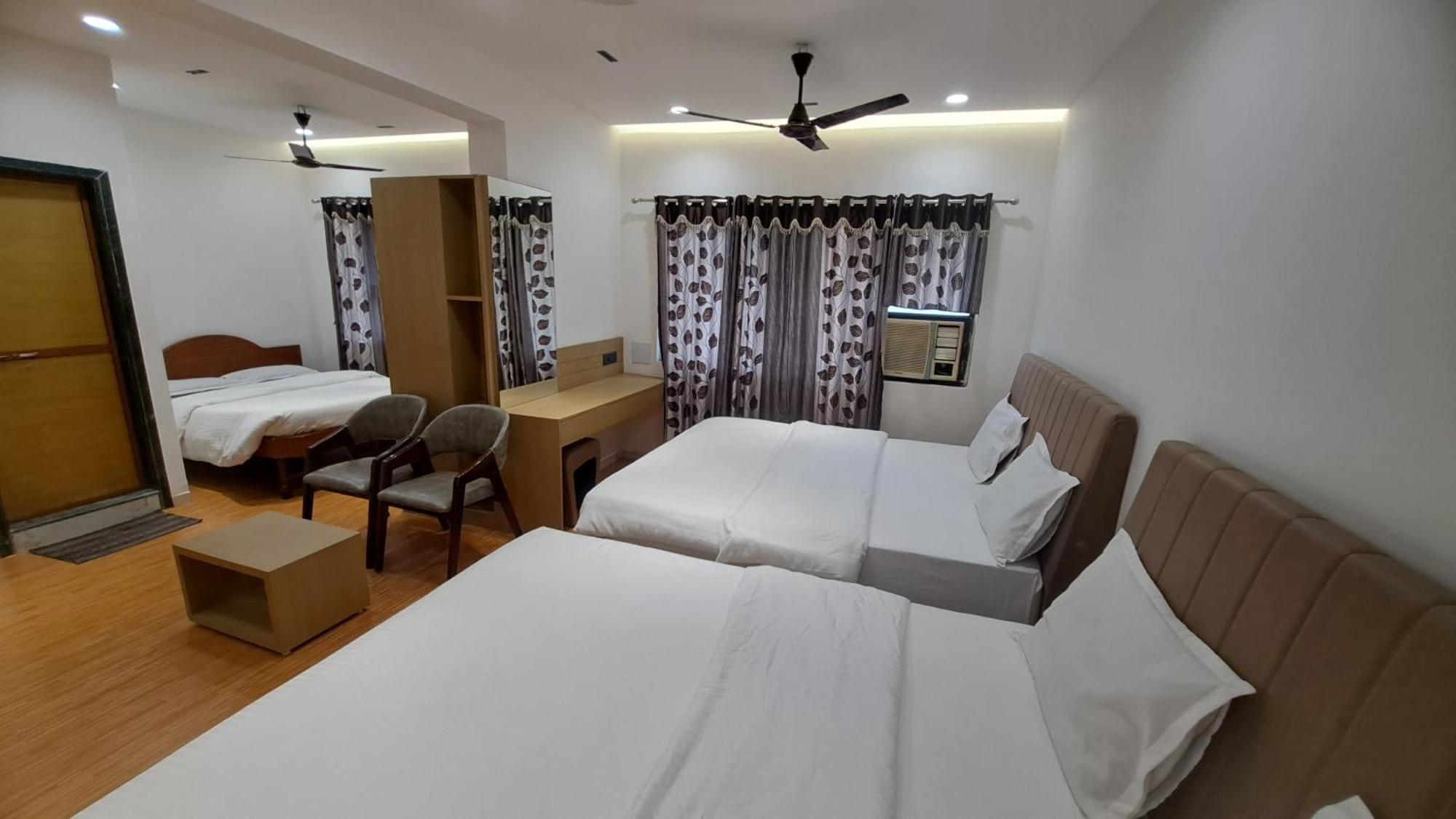 Hotel Dhruv Palace Trimbak Exterior photo