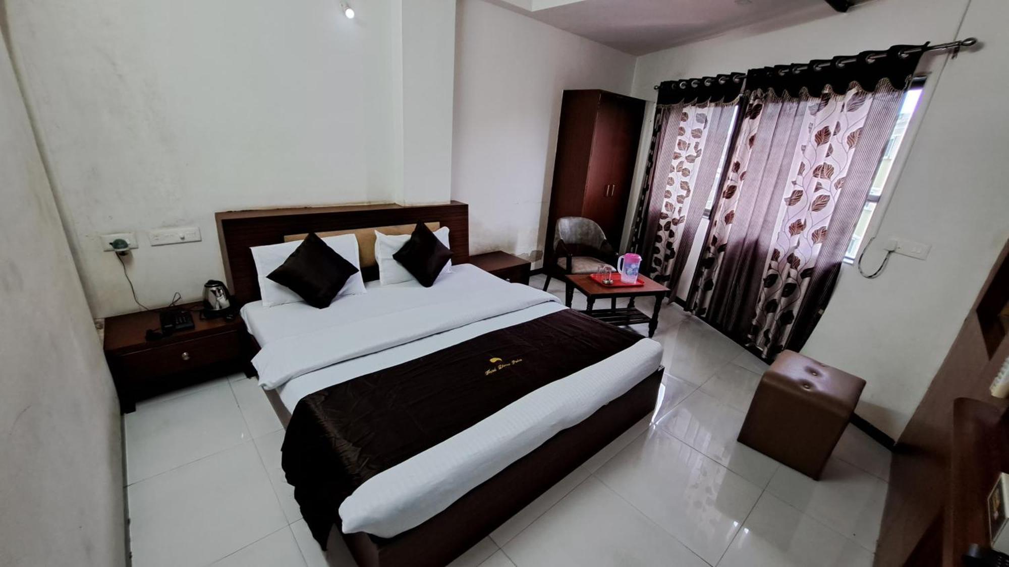 Hotel Dhruv Palace Trimbak Exterior photo