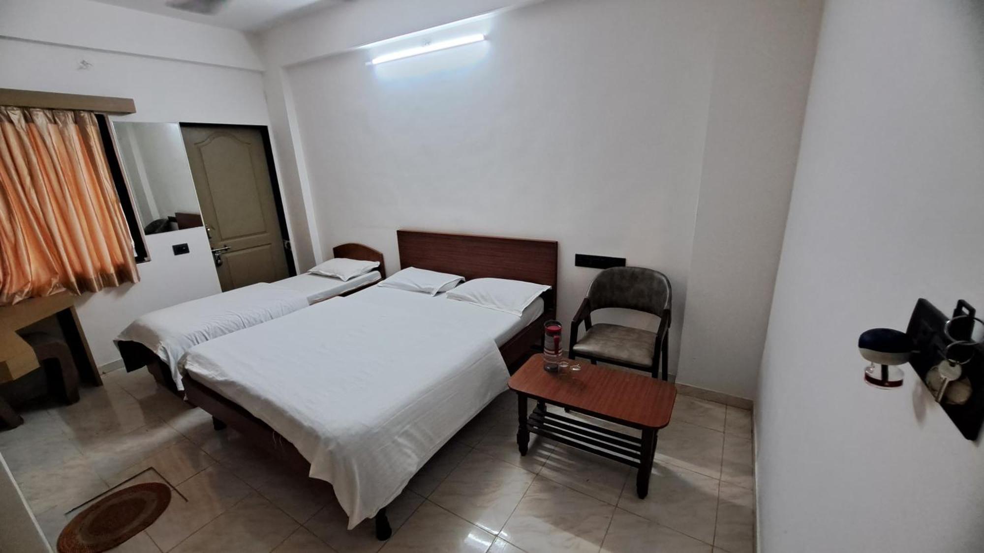 Hotel Dhruv Palace Trimbak Exterior photo