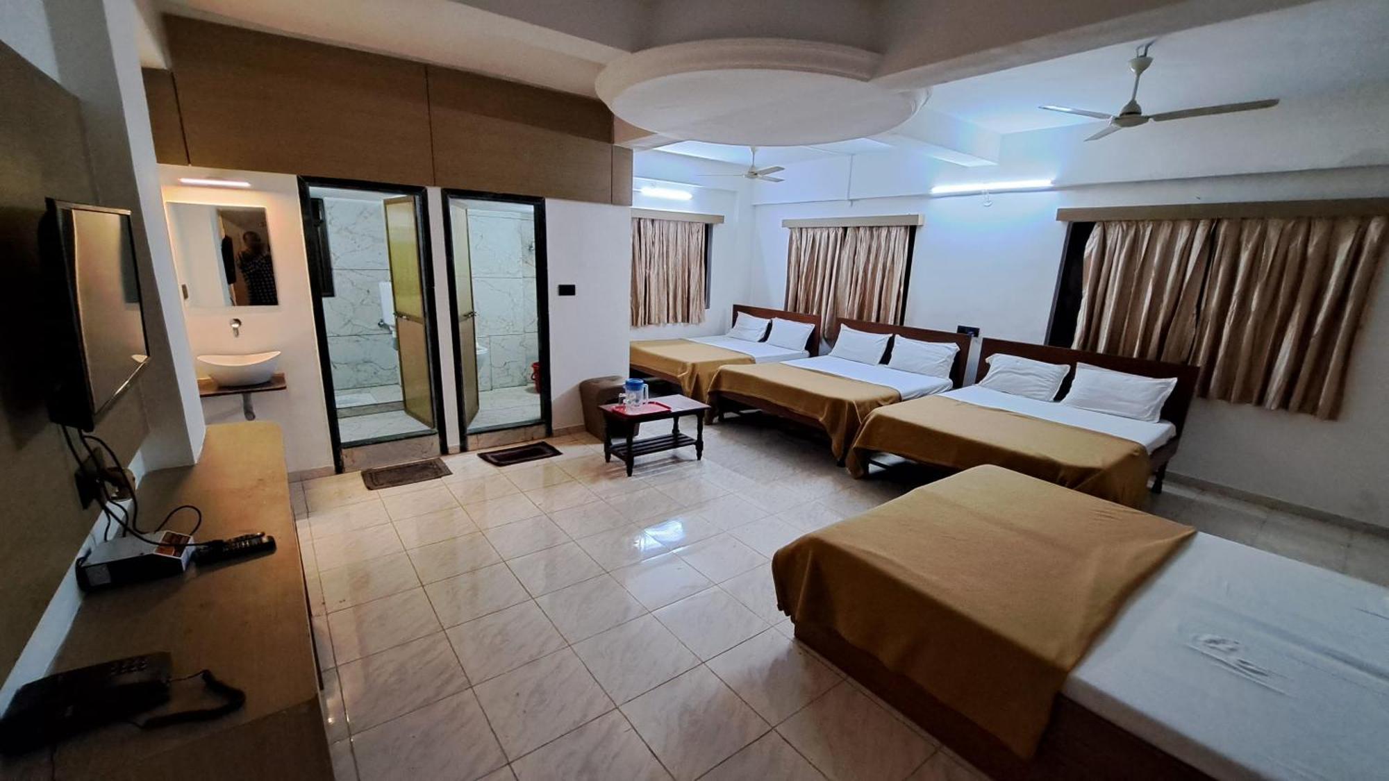 Hotel Dhruv Palace Trimbak Exterior photo