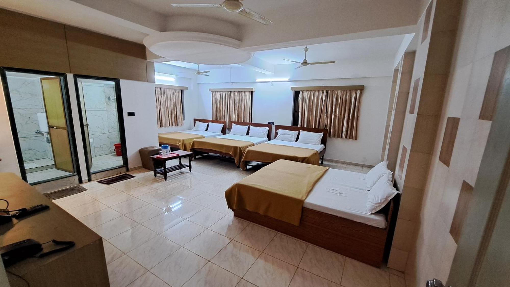 Hotel Dhruv Palace Trimbak Exterior photo
