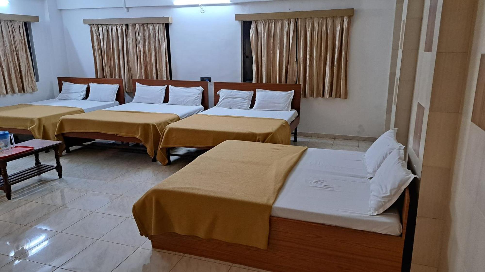 Hotel Dhruv Palace Trimbak Exterior photo