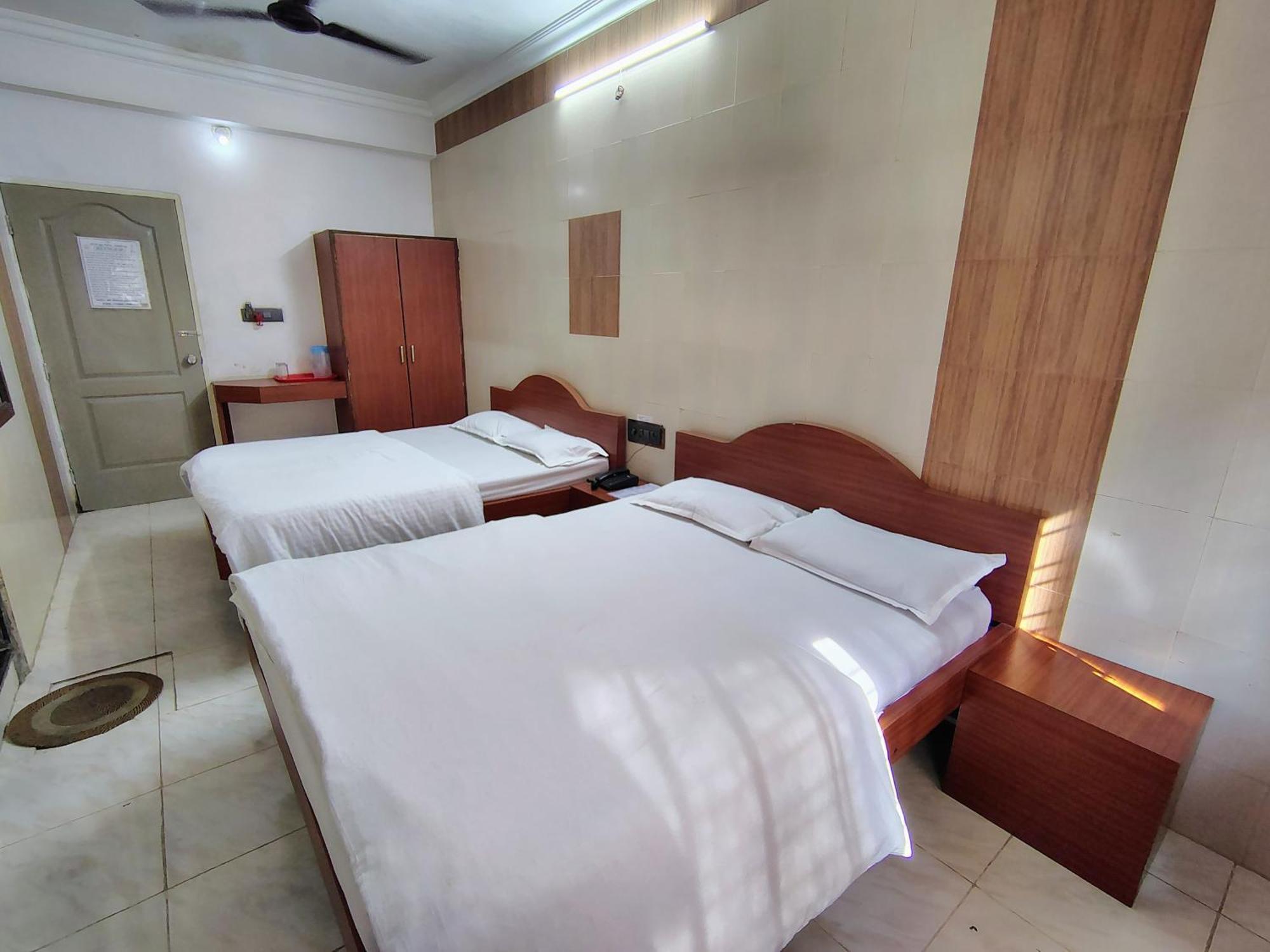 Hotel Dhruv Palace Trimbak Exterior photo