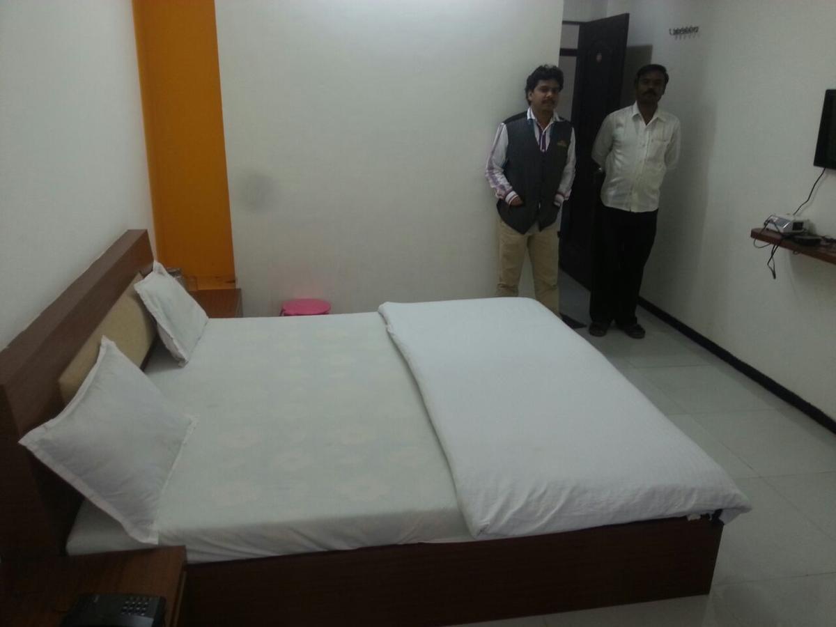 Hotel Dhruv Palace Trimbak Exterior photo