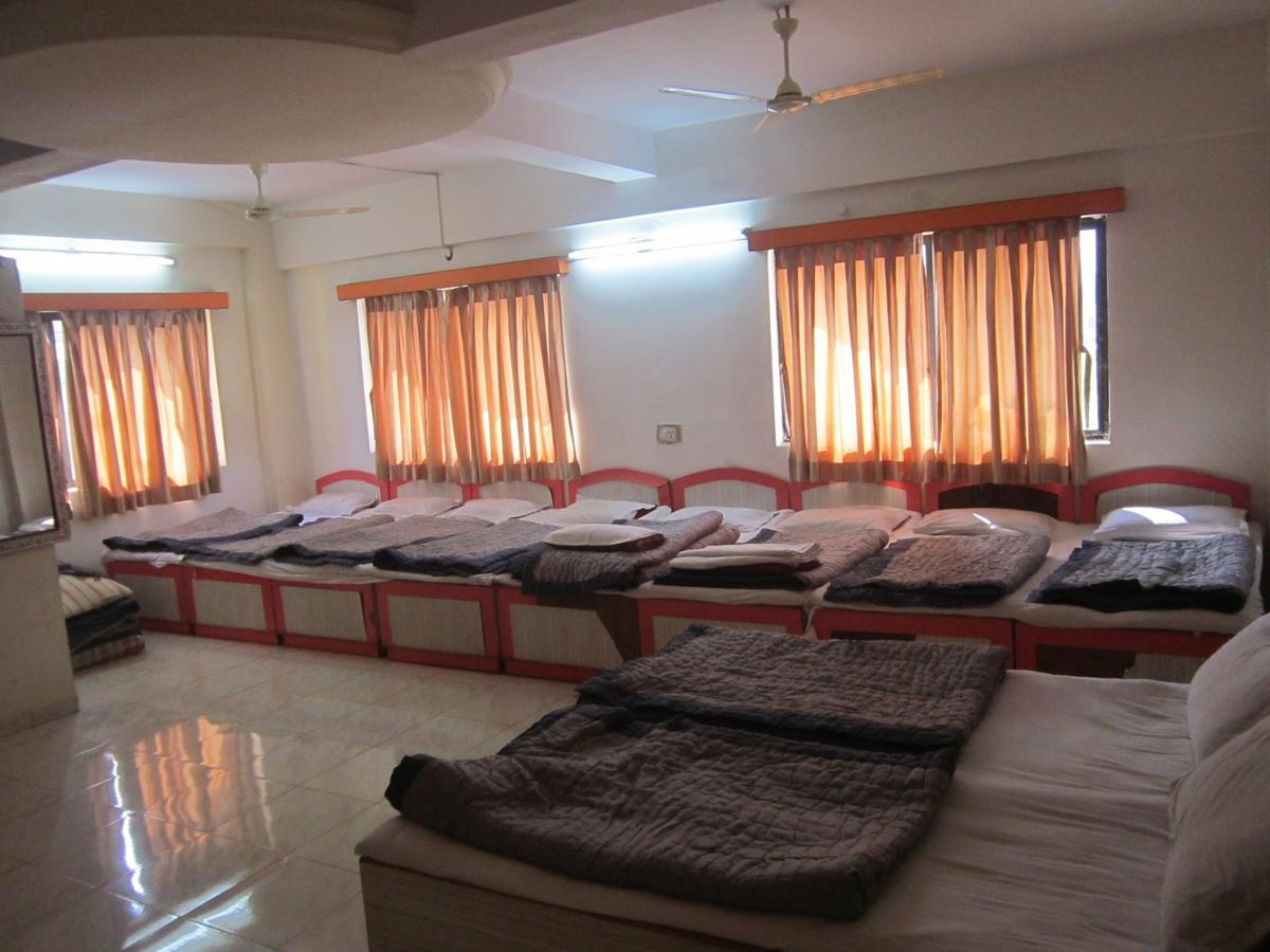 Hotel Dhruv Palace Trimbak Exterior photo